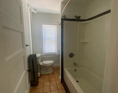 421 E Lake Avenue - Photo Thumbnail 12