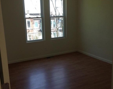 621 Linnard Street - Photo Thumbnail 4