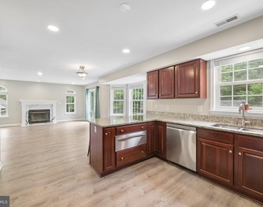 713 Mimosa Cove Road - Photo Thumbnail 27