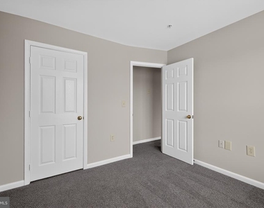 2434 Sandwich Court - Photo Thumbnail 18