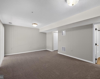 2434 Sandwich Court - Photo Thumbnail 22