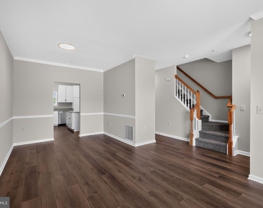 2434 Sandwich Court - Photo Thumbnail 3