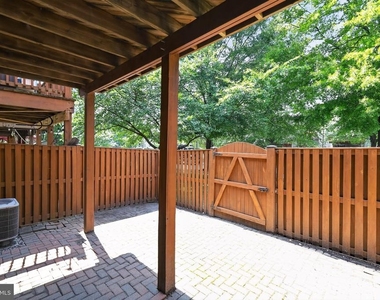 2434 Sandwich Court - Photo Thumbnail 28