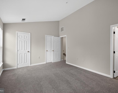 2434 Sandwich Court - Photo Thumbnail 12