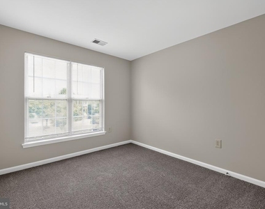 2434 Sandwich Court - Photo Thumbnail 17