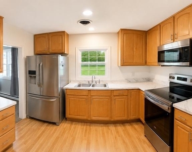 903 Janeka Lane - Photo Thumbnail 3