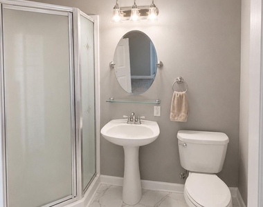903 Janeka Lane - Photo Thumbnail 8
