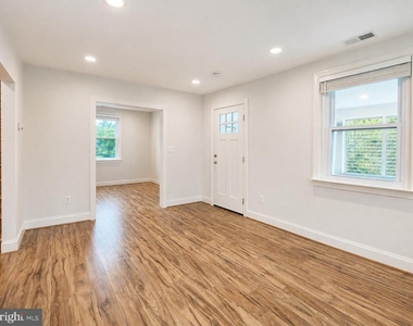 2851 Robinson Place Se - Photo Thumbnail 5