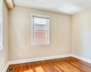 170 Chesapeake Street Sw - Photo Thumbnail 7