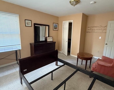 5212 Astor Place Se - Photo Thumbnail 12