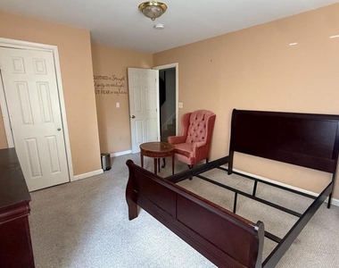 5212 Astor Place Se - Photo Thumbnail 10