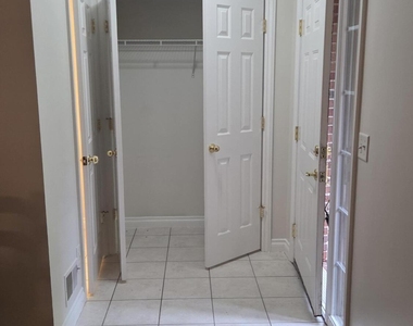 5722 Wellesley Lane - Photo Thumbnail 4