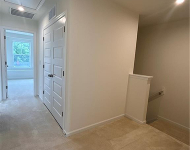 1423 Goldsboro Avenue - Photo Thumbnail 8