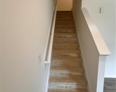 1423 Goldsboro Avenue - Photo Thumbnail 7