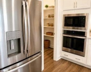 708 Longleaf Grove Lane - Photo Thumbnail 2