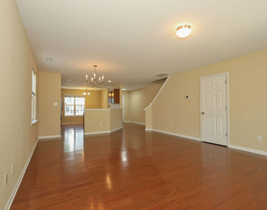 8843 Thornton Town Place - Photo Thumbnail 8