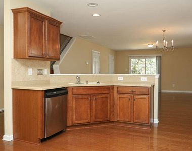 8843 Thornton Town Place - Photo Thumbnail 12
