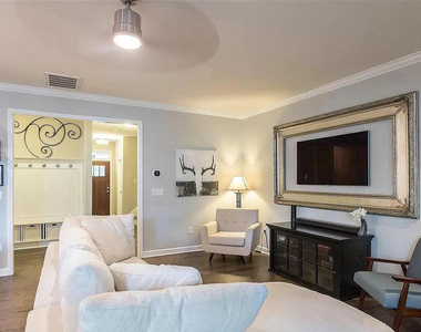 1743 Grandmaster Way - Photo Thumbnail 12