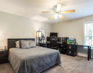 1743 Grandmaster Way - Photo Thumbnail 10