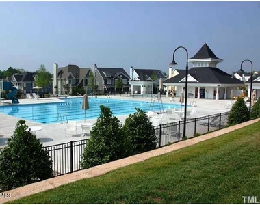 2504 Historic Circle - Photo Thumbnail 20