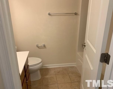 2504 Historic Circle - Photo Thumbnail 14