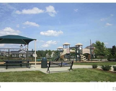 2504 Historic Circle - Photo Thumbnail 18