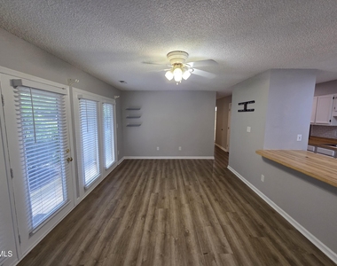 2011 Quaker Landing - Photo Thumbnail 14