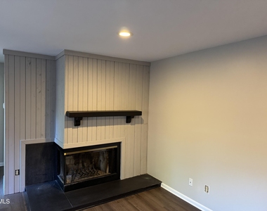 361 Summerwalk Circle - Photo Thumbnail 5