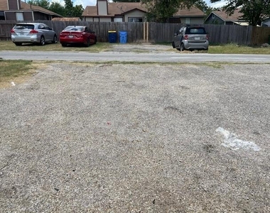 16024 Windermere Dr - Photo Thumbnail 17