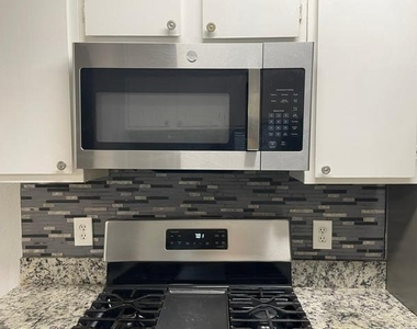 16024 Windermere Dr - Photo Thumbnail 4