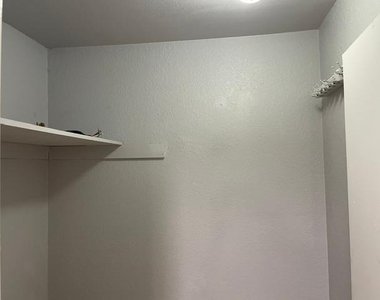 16024 Windermere Dr - Photo Thumbnail 6