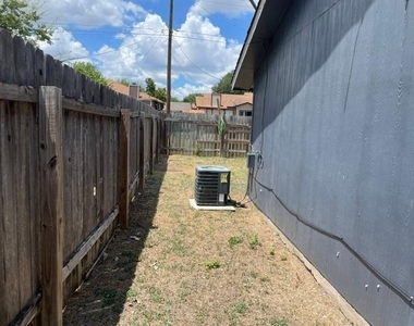 16024 Windermere Dr - Photo Thumbnail 16