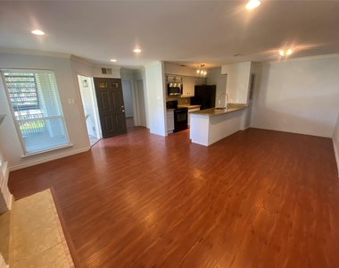 10616 Mellow Meadows Dr Mdws - Photo Thumbnail 2