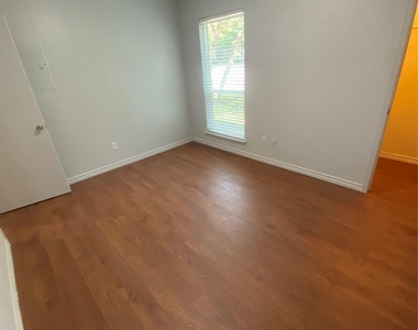 10616 Mellow Meadows Dr Mdws - Photo Thumbnail 15