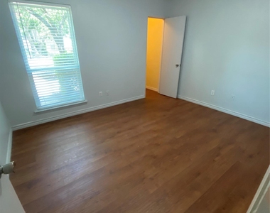 10616 Mellow Meadows Dr Mdws - Photo Thumbnail 12