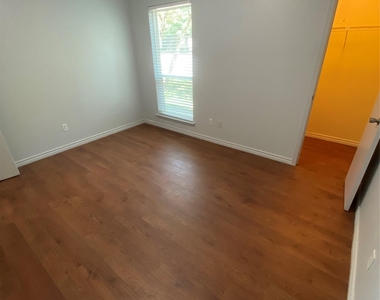 10616 Mellow Meadows Dr Mdws - Photo Thumbnail 13