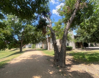 10616 Mellow Meadows Dr Mdws - Photo Thumbnail 39