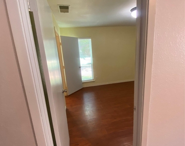 10616 Mellow Meadows Dr Mdws - Photo Thumbnail 19