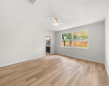 412 Tamara Dr - Photo Thumbnail 18