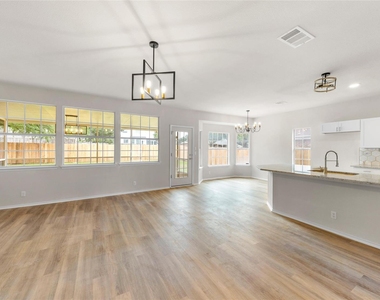 412 Tamara Dr - Photo Thumbnail 14