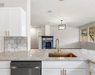 412 Tamara Dr - Photo Thumbnail 9