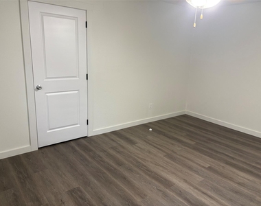 11913 Rennalee Loop - Photo Thumbnail 22