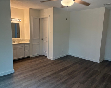 11913 Rennalee Loop - Photo Thumbnail 19