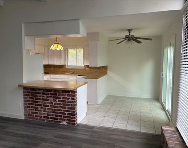 11913 Rennalee Loop - Photo Thumbnail 6