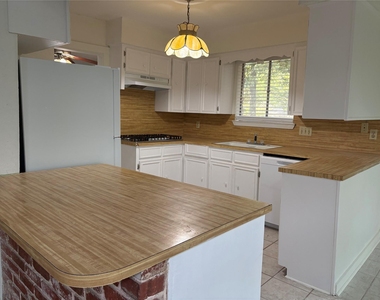 11913 Rennalee Loop - Photo Thumbnail 10