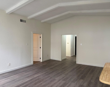 11913 Rennalee Loop - Photo Thumbnail 7