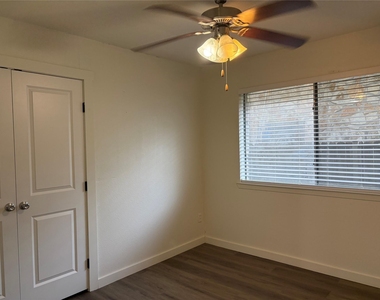 11913 Rennalee Loop - Photo Thumbnail 23