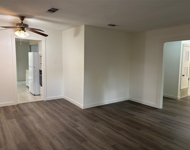 11913 Rennalee Loop - Photo Thumbnail 5