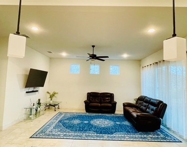 18001 Dufour Dr - Photo Thumbnail 5