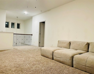 18001 Dufour Dr - Photo Thumbnail 21